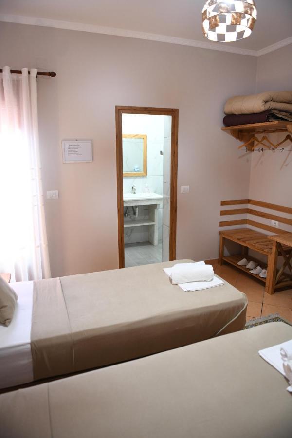 Guesthouse Leo Berat Exterior photo